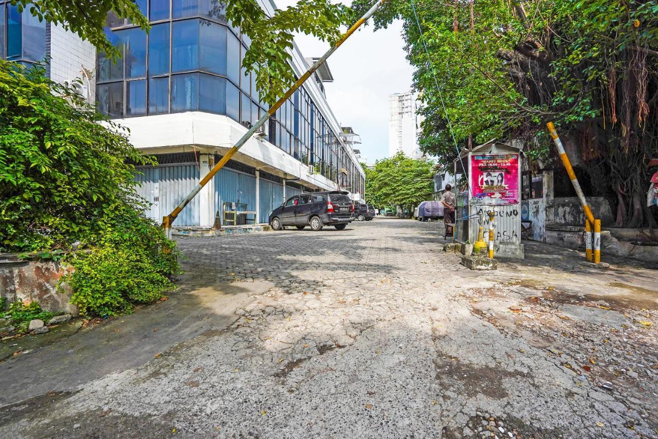 泗水 Spot On 90147 Gosepa Ambengan Plaza酒店 外观 照片