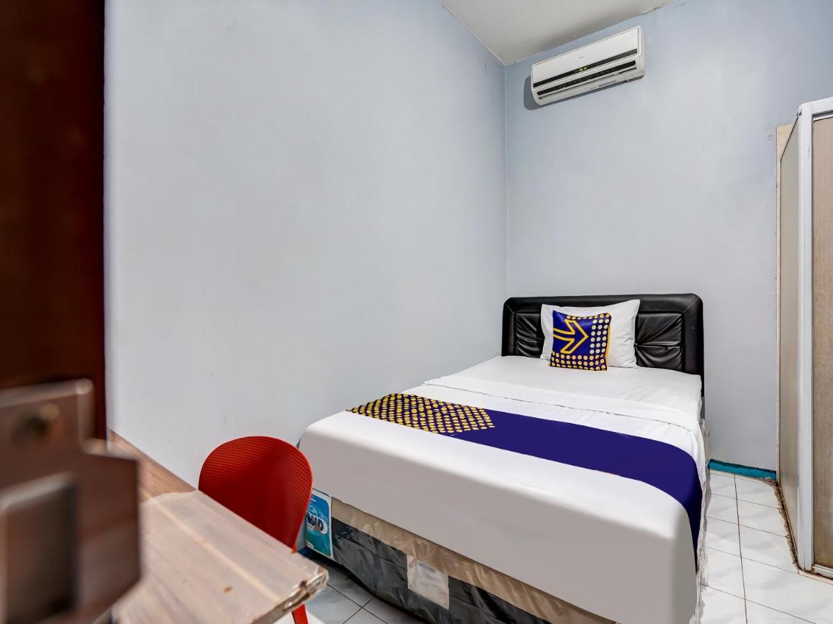 泗水 Spot On 90147 Gosepa Ambengan Plaza酒店 外观 照片