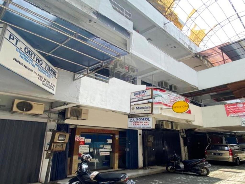 泗水 Spot On 90147 Gosepa Ambengan Plaza酒店 外观 照片